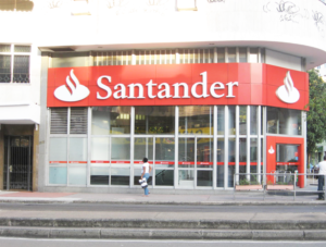 El Santander pierde 10.798 millones de euros tras ajustes en la primera mitad del año