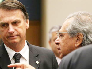 Enfrentamiento entre el presidente Jair Bolsonaro y su Ministro de economía Paulo Guedes por gastos en beneficios sociales de Brasil