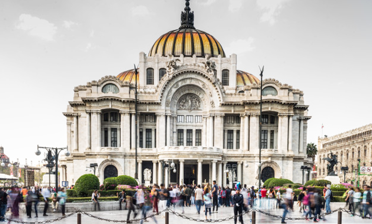 La economía 2020 méxicana caerá hasta un 12.8 %, es la previsión del Banco central de México